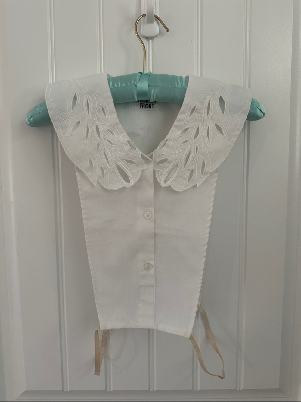Vintage Classic White Embroidered Detachable Collar Dickey